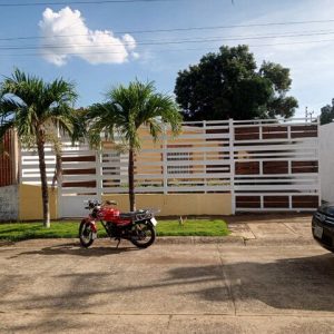 Casa en Conjunto residencial Cipreses. Anaco. Ref: 1576