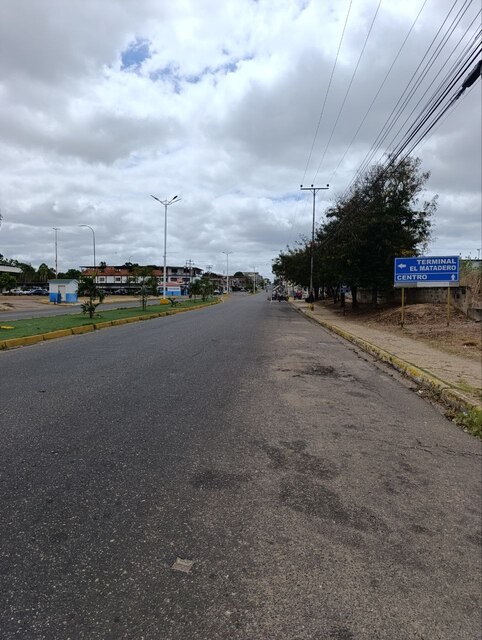 Terreno en Av. Miranda frente al Terminal de Pasajeros. Anaco. Ref: 1642 - Image 7