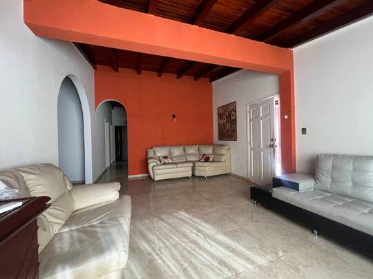 Casa en Urbanización Las Tinajas viejas. Anaco. Ref: 1645