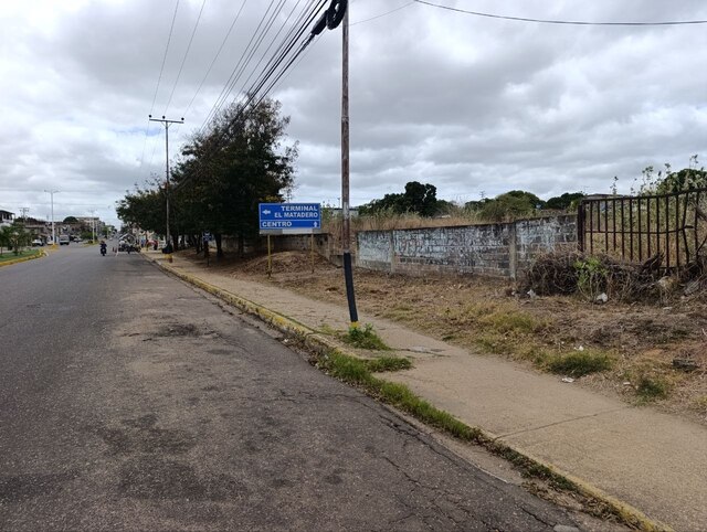 Terreno en Av. Miranda frente al Terminal de Pasajeros. Anaco. Ref: 1642 - Image 5