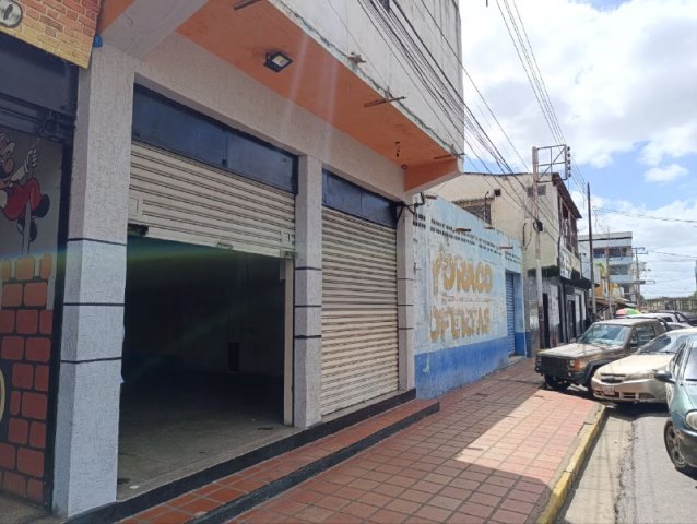 Local Comercial en Av. Bolívar entre Av. Miranda y calle Monagas. Anaco. Ref: 1481 - Image 5