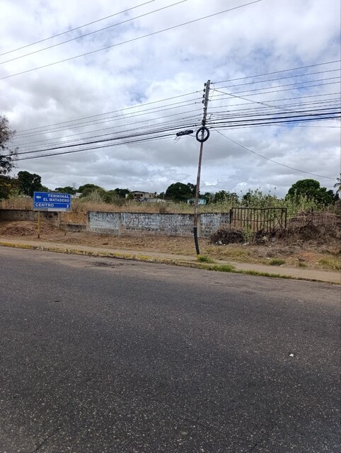 Terreno en Av. Miranda frente al Terminal de Pasajeros. Anaco. Ref: 1642 - Image 13