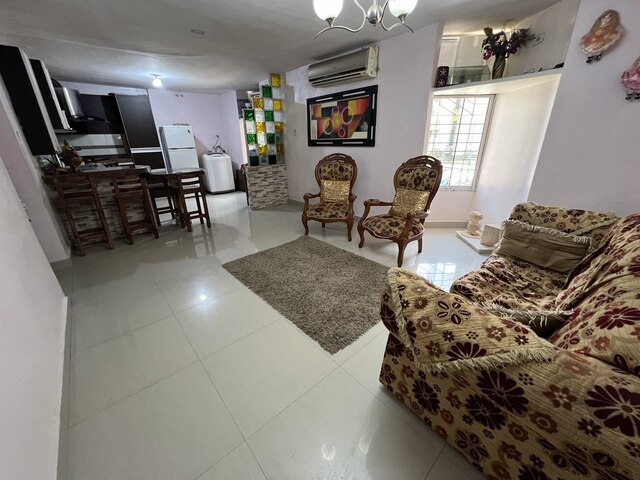 Apartamento en Residencias Anaco. Calle Junín. Ref: 1566