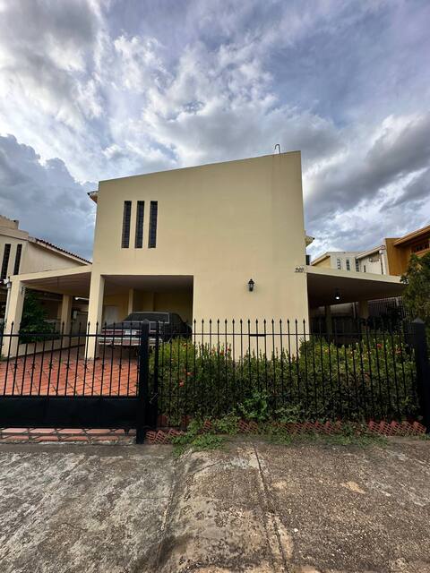 Casa en Conjunto Residencial Agua Clara. Anaco. Ref: 1649