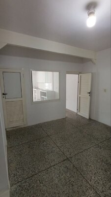 Apartamento de uso comercial en calle 24 de Julio con calle Sucre. Anaco. Ref: 1687 - Image 9