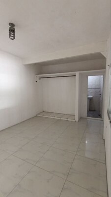 Apartamento de uso comercial en calle 24 de Julio con calle Sucre. Anaco. Ref: 1687 - Image 3