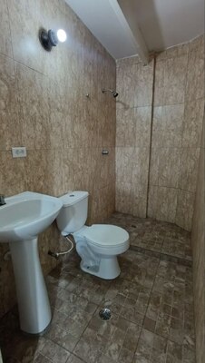 Apartamento de uso comercial en calle 24 de Julio con calle Sucre. Anaco. Ref: 1687 - Image 5